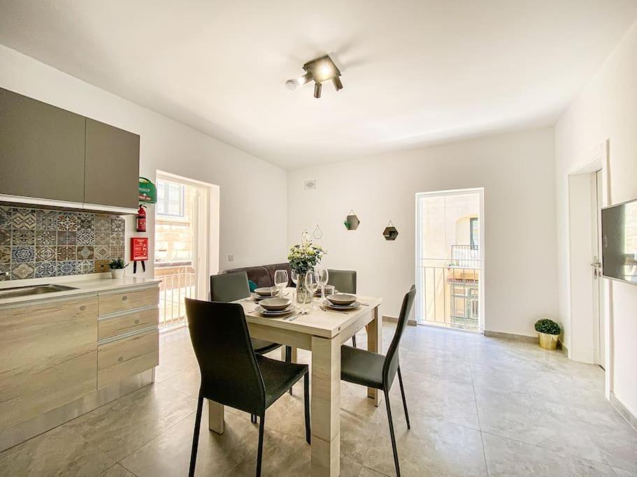 Lovely 1- Bedroom Apartment In Floriana Esterno foto